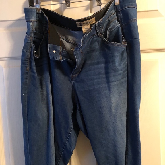 Jeans - Picture 2 of 8